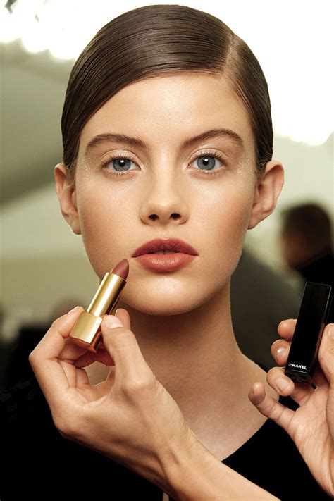 make up backstage chanel|CHANEL BEAUTY .